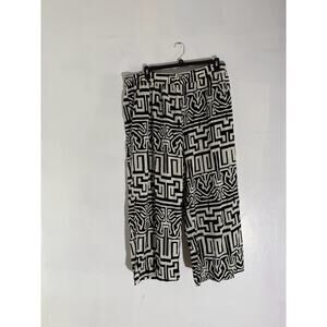 Modern Inkblot Magic | Nine West 3X Flow Shorts